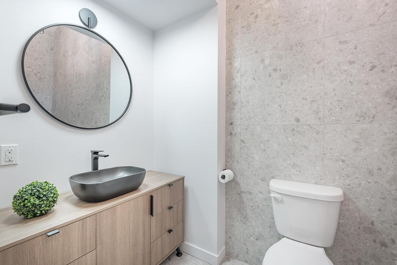 Free Parking Prime Location New Modern Condo Brossard Exterior photo
